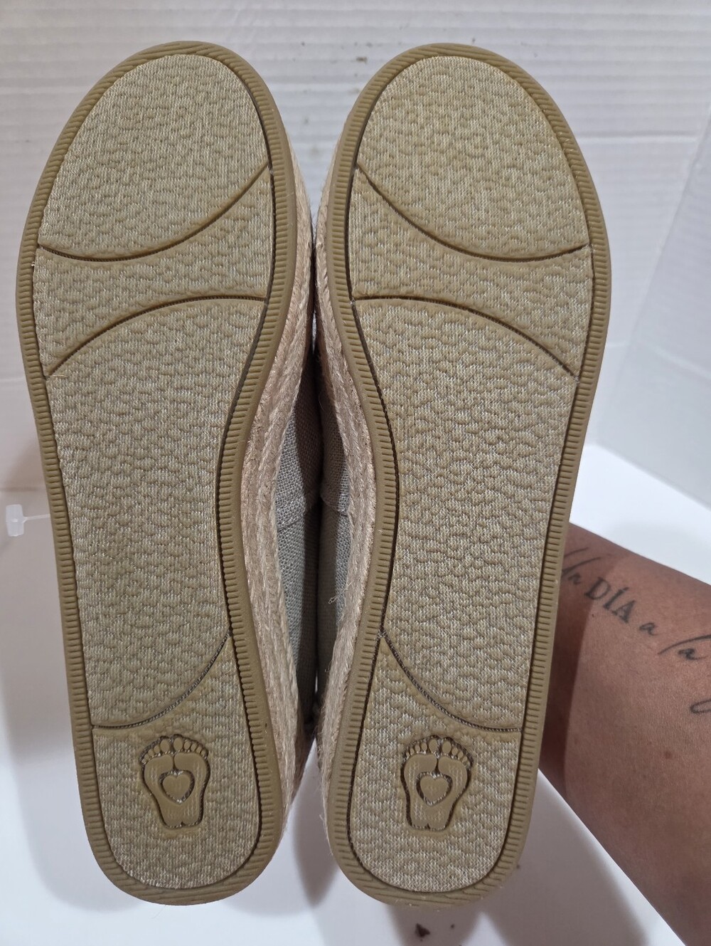 Bobs from Skechers Women's Taupe Espadrille Wedge Slip On Shoes Size 7.5 - Picture 4 of 16